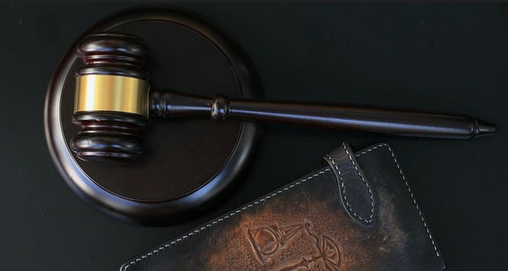 Indemnización por despido improcedente y registro diario de jornada