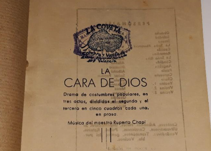La puesta de la bandera es una de las múltiples tradiciones y supersticiones del sector de la construcción que se remonta a la Edad Media (o antes) y se mantiene en nuestros días.